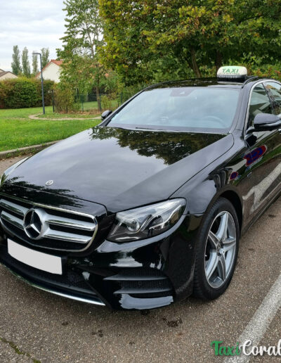 Taxi Coralie Conventionné toutes distances véhicule mercedes E300 Hybride