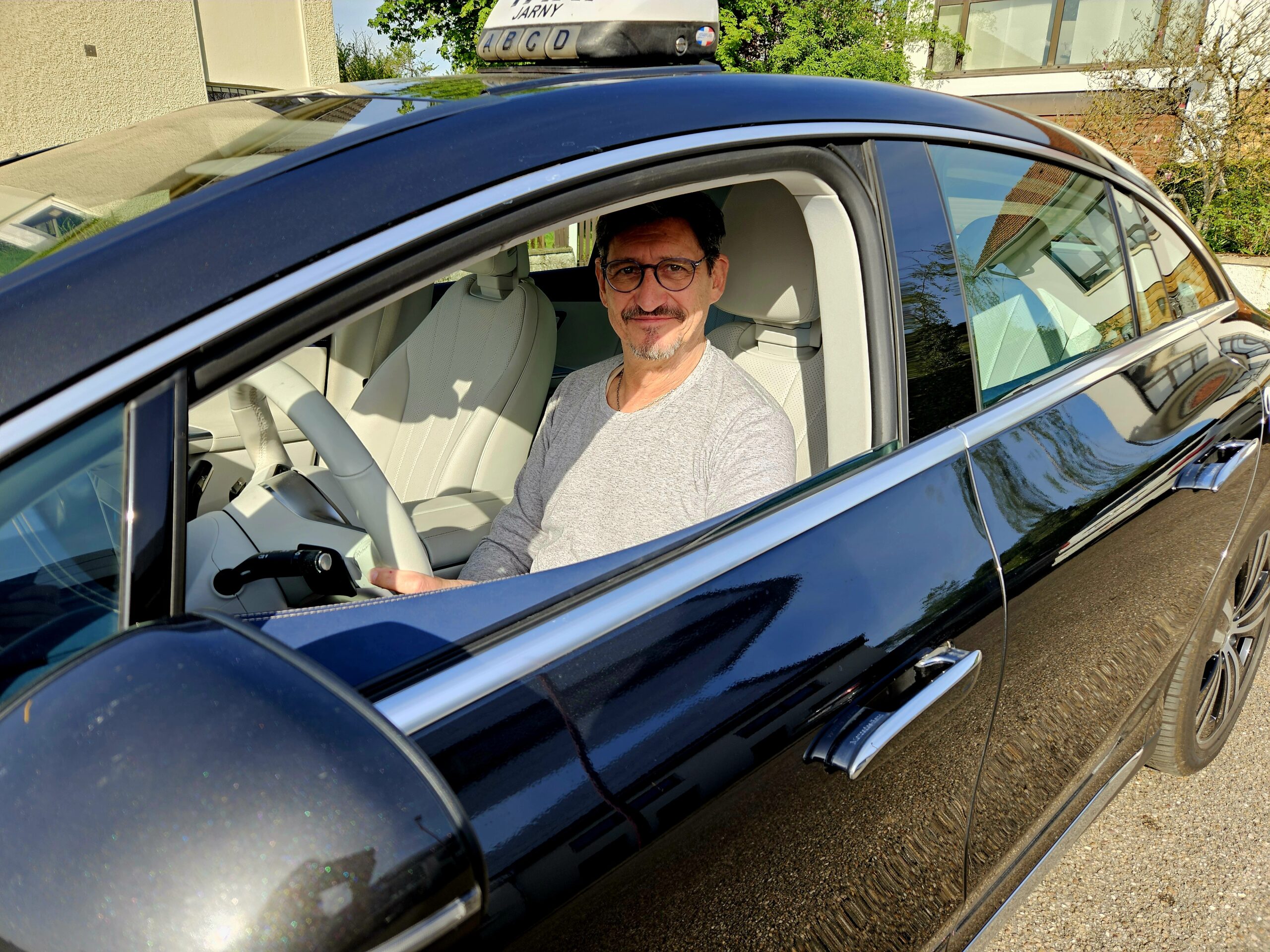 Taxi Coralie Metz Moselle Lorraine - Conducteur Hervé hervé